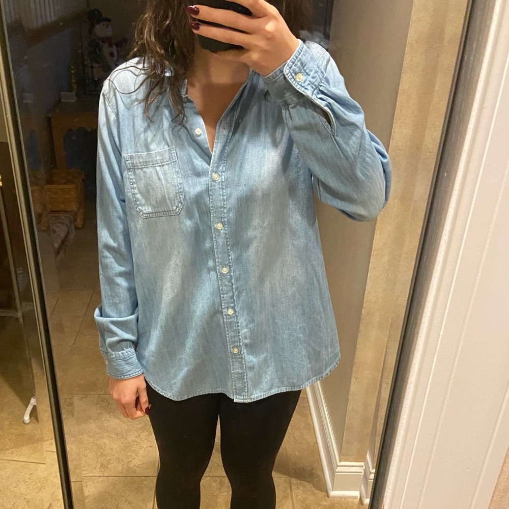 NWT - The Classic Denim Shirt - Old Navy - Medium Wash